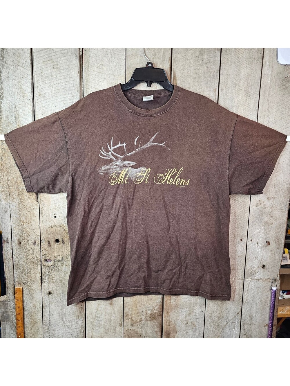Gildan Ultra Cotton Men's XL Brown Mt. St. Helens Elk Graphic T-Shirt Short